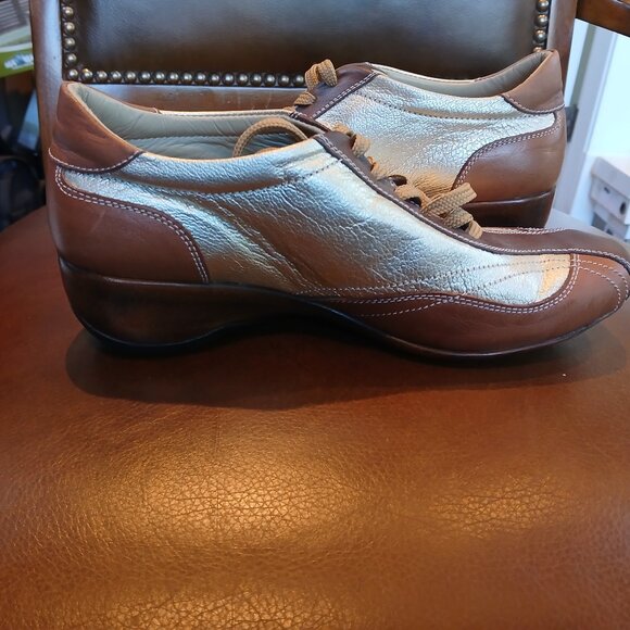 Unique and comfortable sneakers for your closet! - Picture 2 of 5